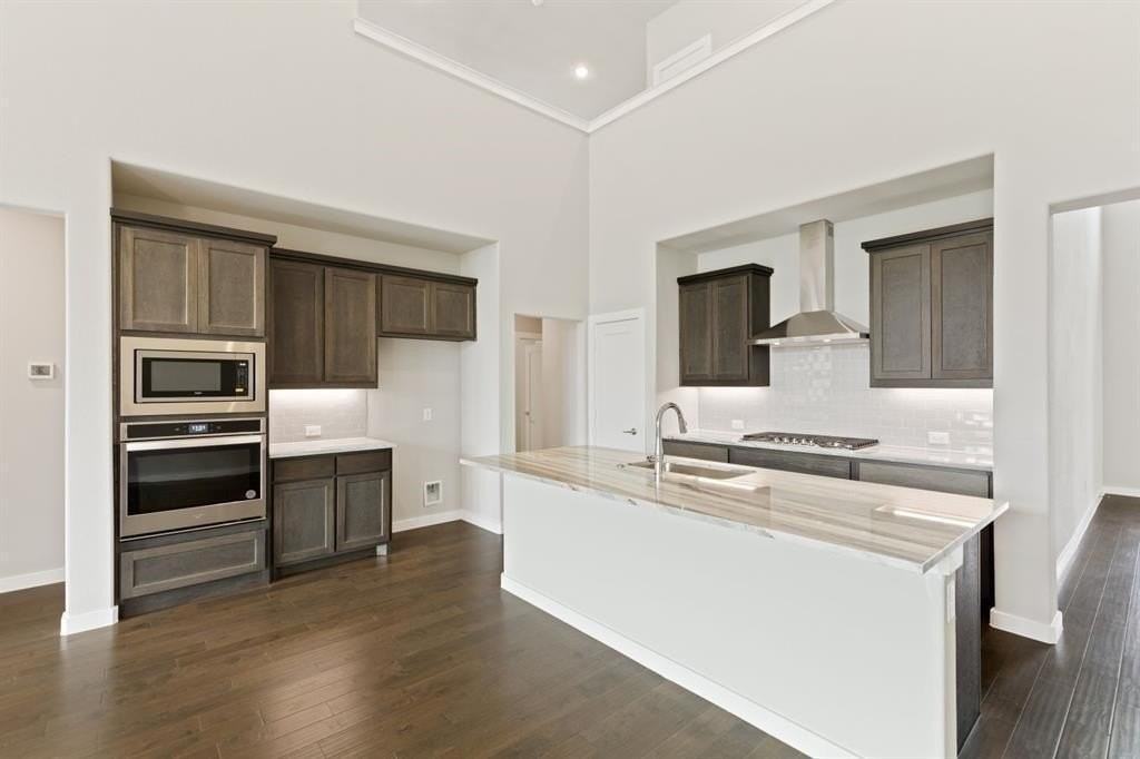 16361 Weatherwood Dr - Photo 4 of 18