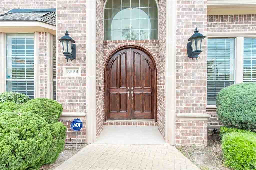 3224 Silver Creek Dr - Photo 3 of 35