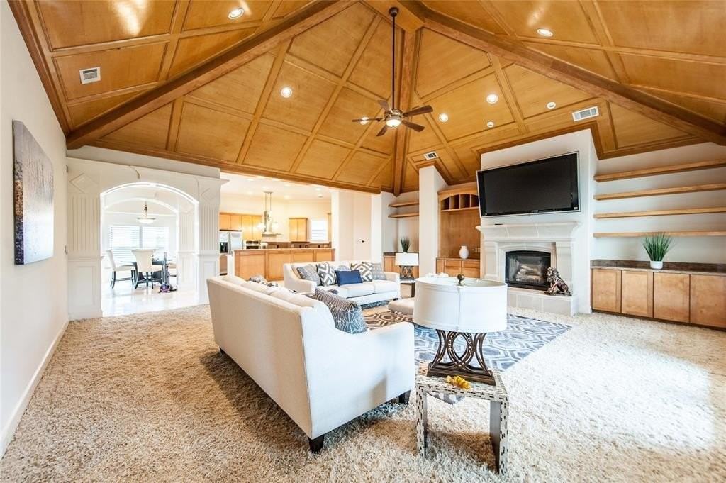 3224 Silver Creek Dr - Photo 7 of 35