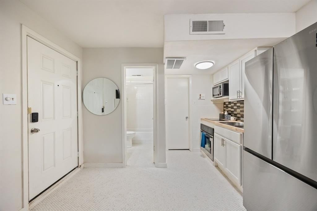 5003 Skillman St #109A - Photo 7 of 14