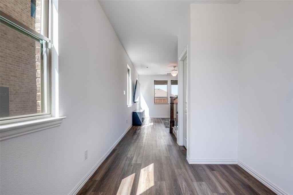 1438 Martingale Ln - Photo 5 of 25