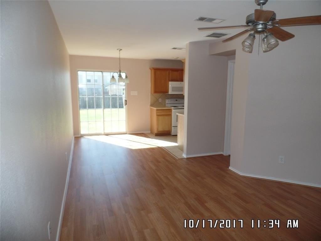 7109 Planters Row Dr - Photo 3 of 17