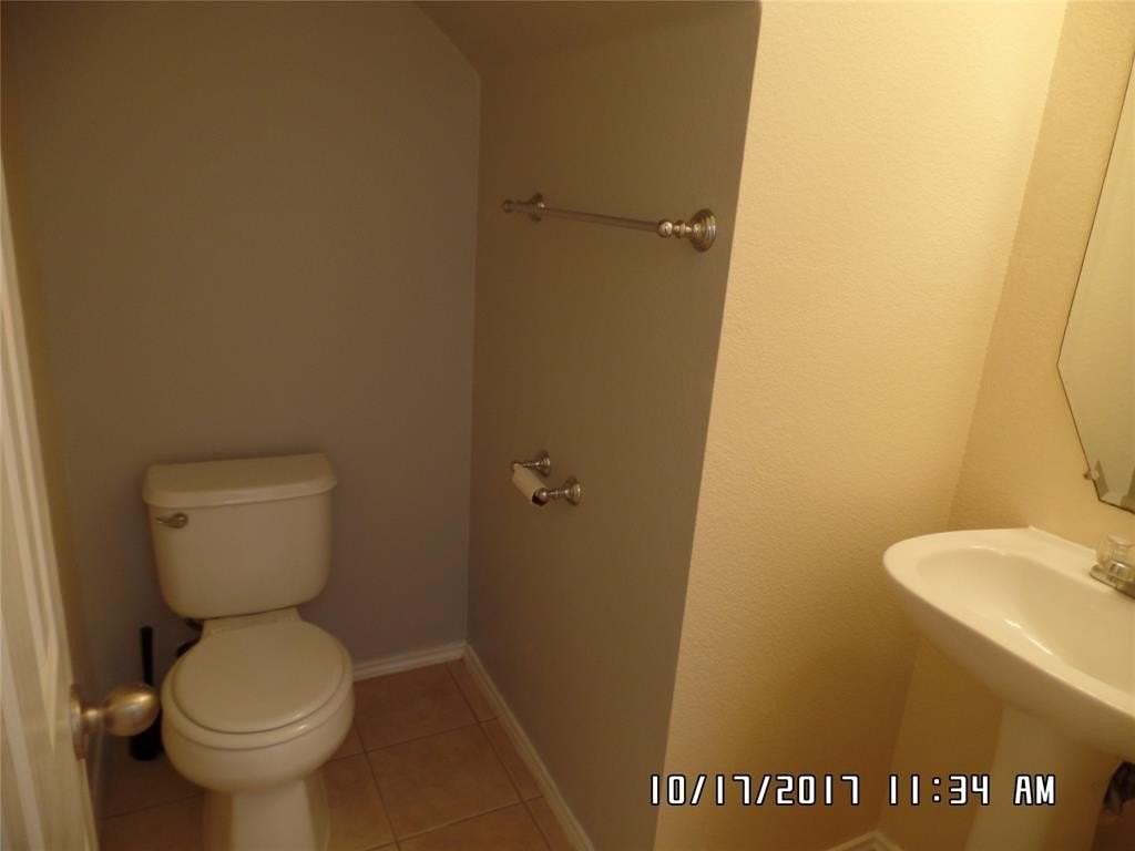 7109 Planters Row Dr - Photo 4 of 17