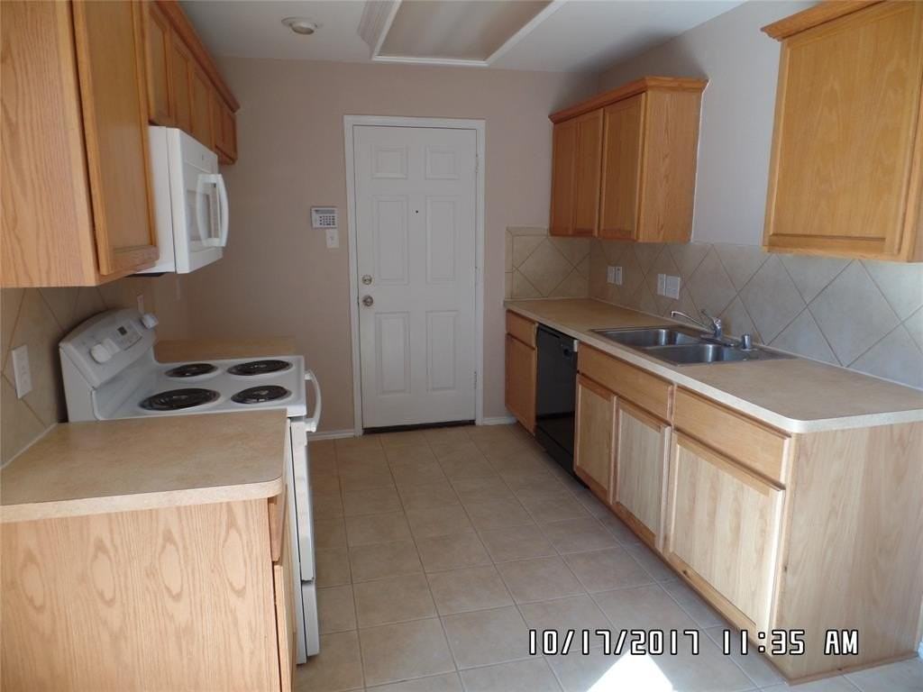 7109 Planters Row Dr - Photo 5 of 17