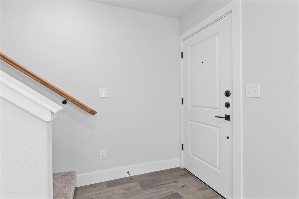 224 W Bond St #224 - Photo 5 of 16