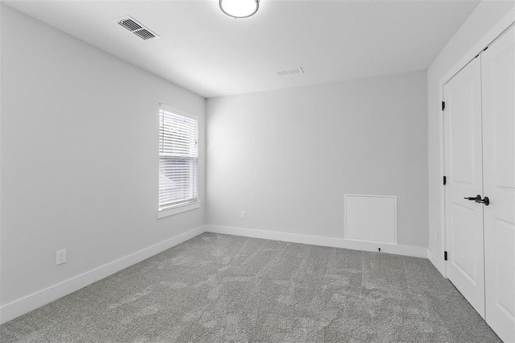 224 W Bond St #224 - Photo 7 of 16