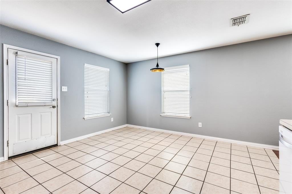 1409 Ash St - Photo 7 of 20