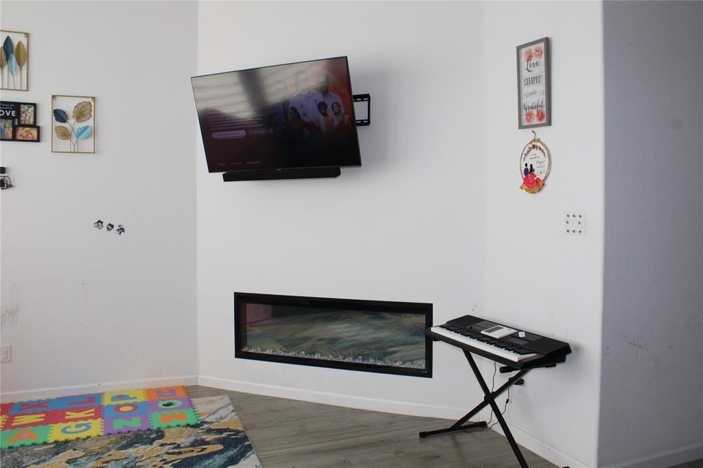 3108 Armstrong Ave - Photo 3 of 24