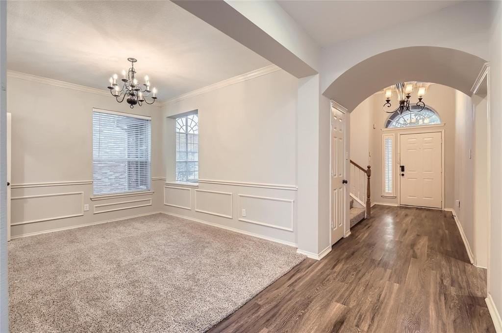 1105 Shores Blvd - Photo 5 of 20