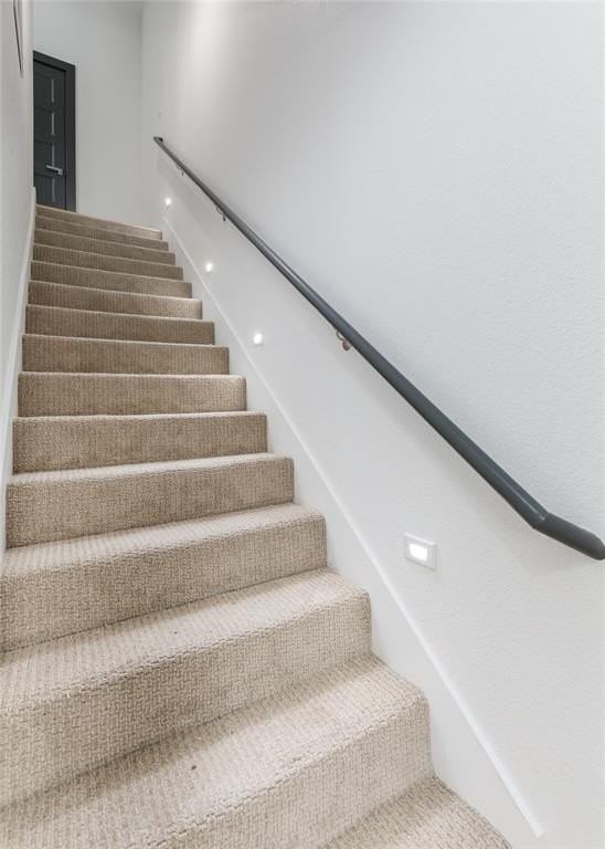 2801 Weisenberger St #101 - Photo 3 of 29