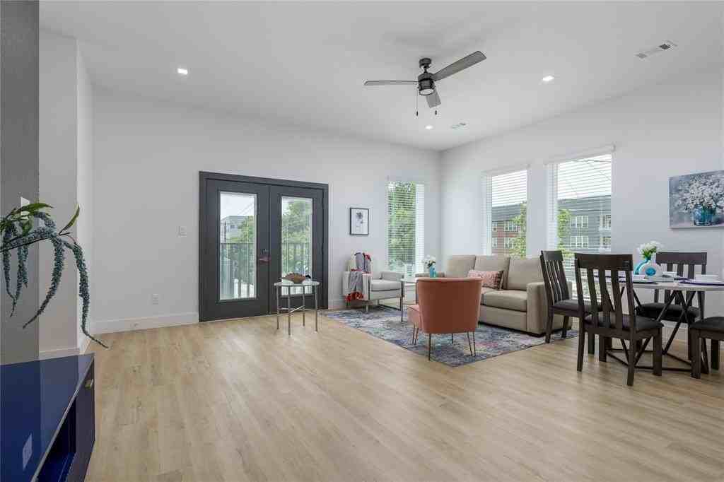 2801 Weisenberger St #101 - Photo 5 of 29