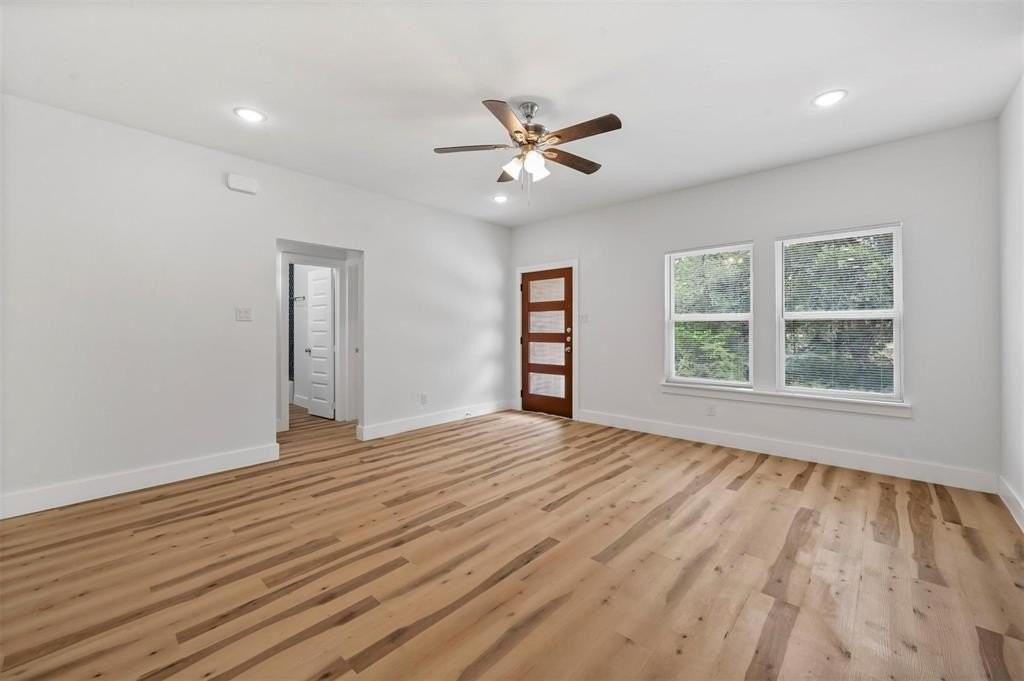 6127 Tejas Dr - Photo 2 of 20