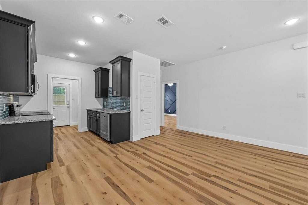 6127 Tejas Dr - Photo 6 of 20