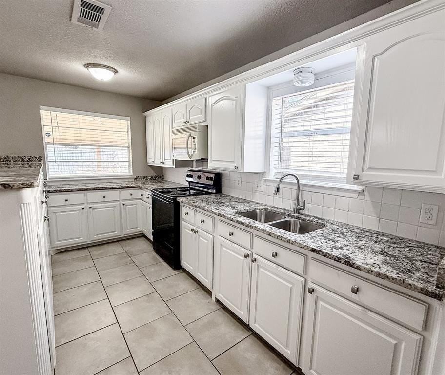 5809 Lance Ct - Photo 2 of 11