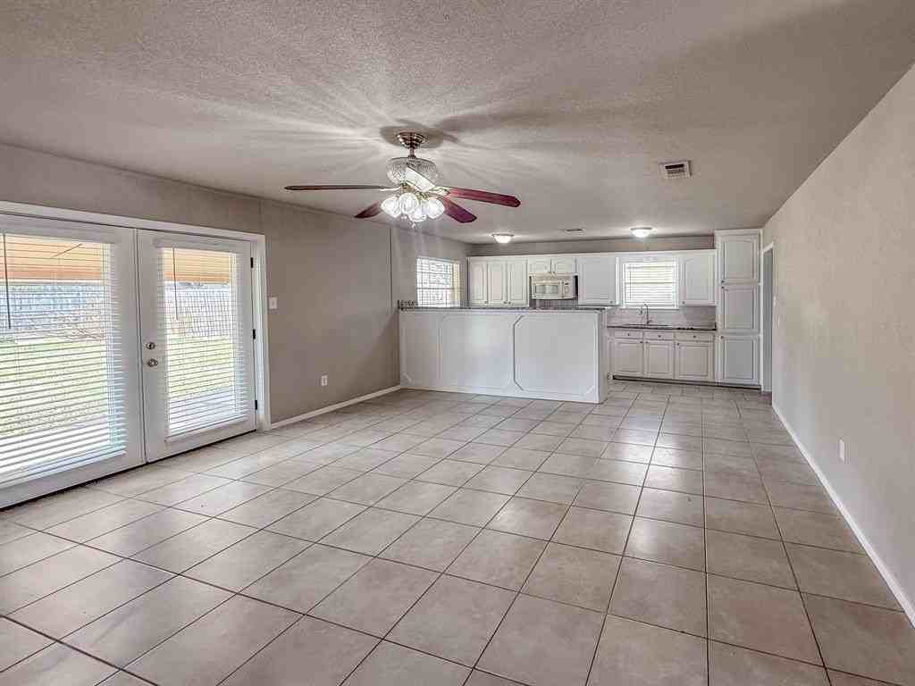 5809 Lance Ct - Photo 5 of 11
