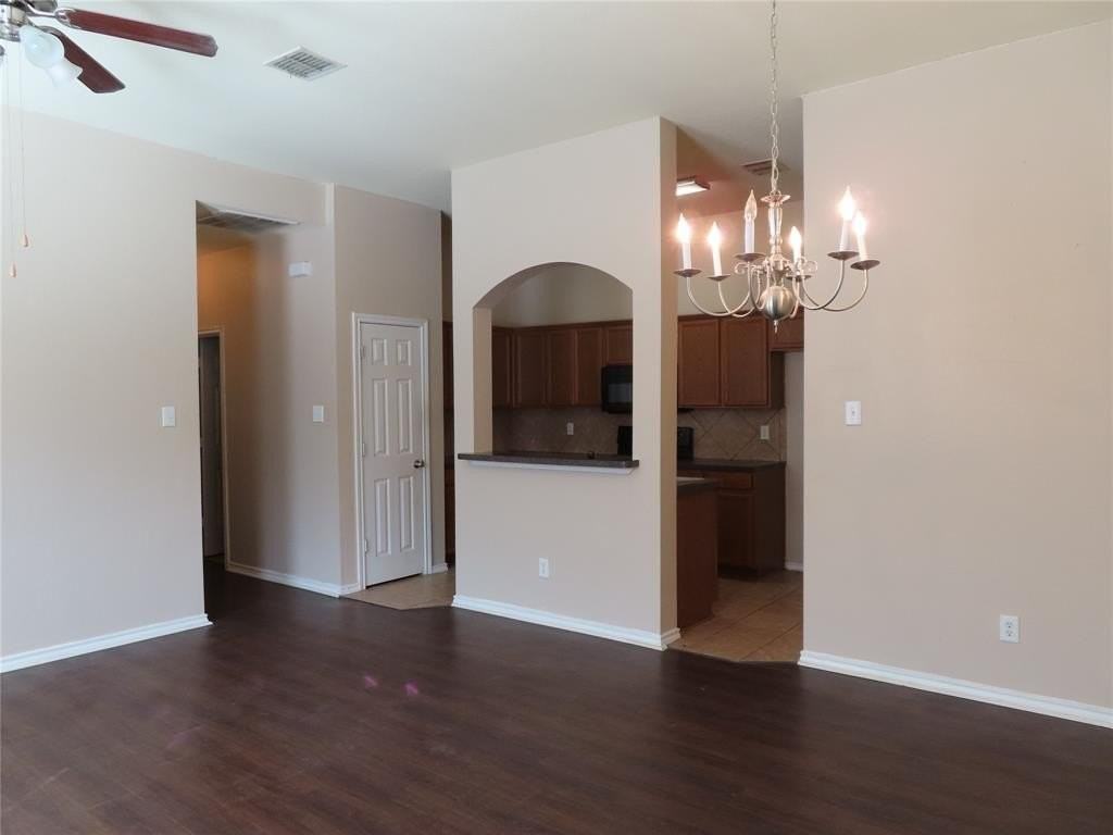 1149 Redman Ave - Photo 3 of 11