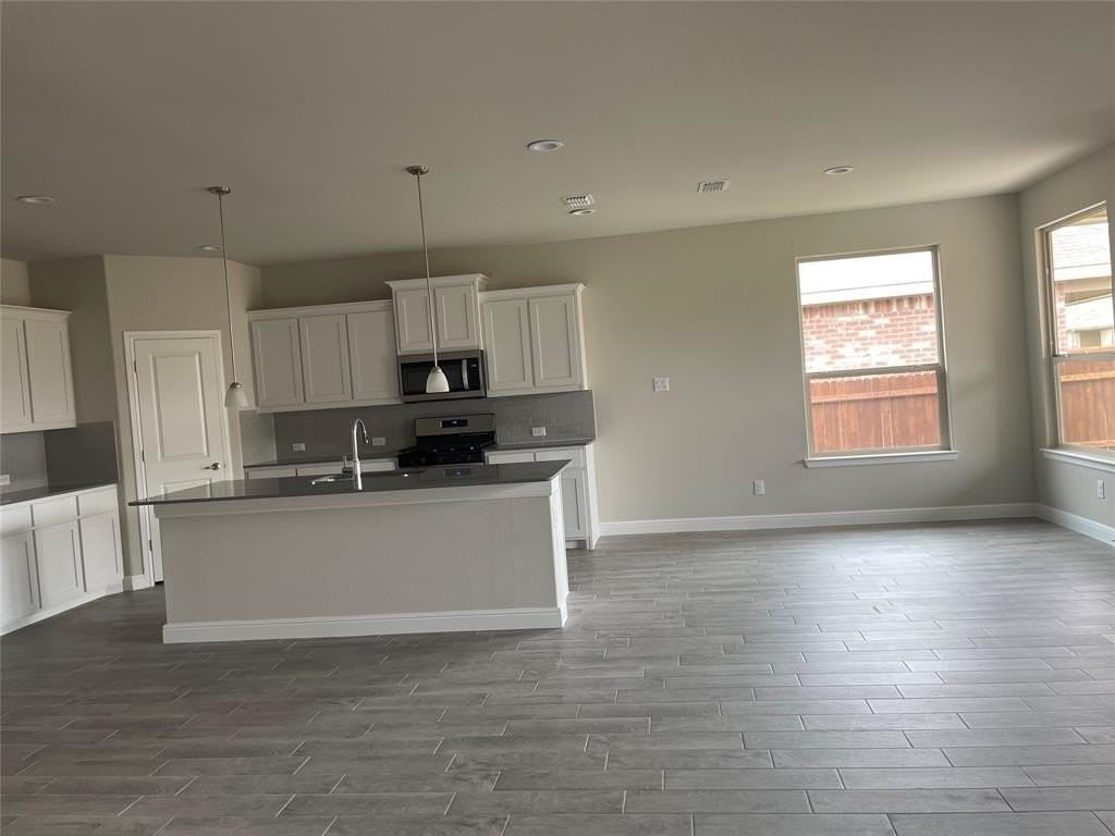 1149 Croxley Way - Photo 4 of 13