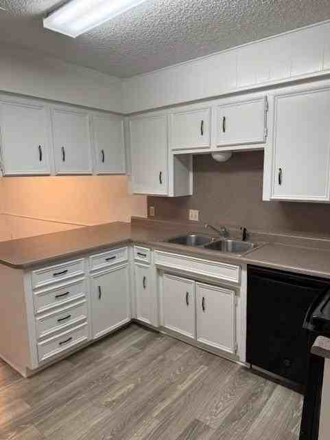 7502 Pear Tree Ln - Photo 3 of 23