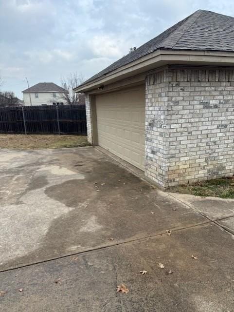 7502 Pear Tree Ln - Photo 4 of 23