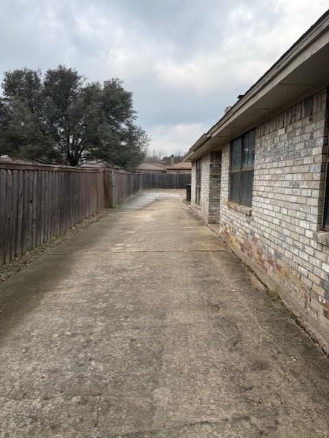 7502 Pear Tree Ln - Photo 6 of 23