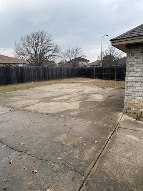 7502 Pear Tree Ln - Photo 7 of 23