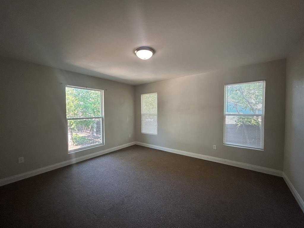 111 S Wood St - Photo 5 of 13