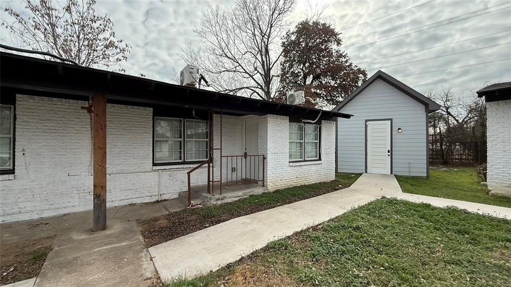 2223 Jb Jackson Jr Blvd #J