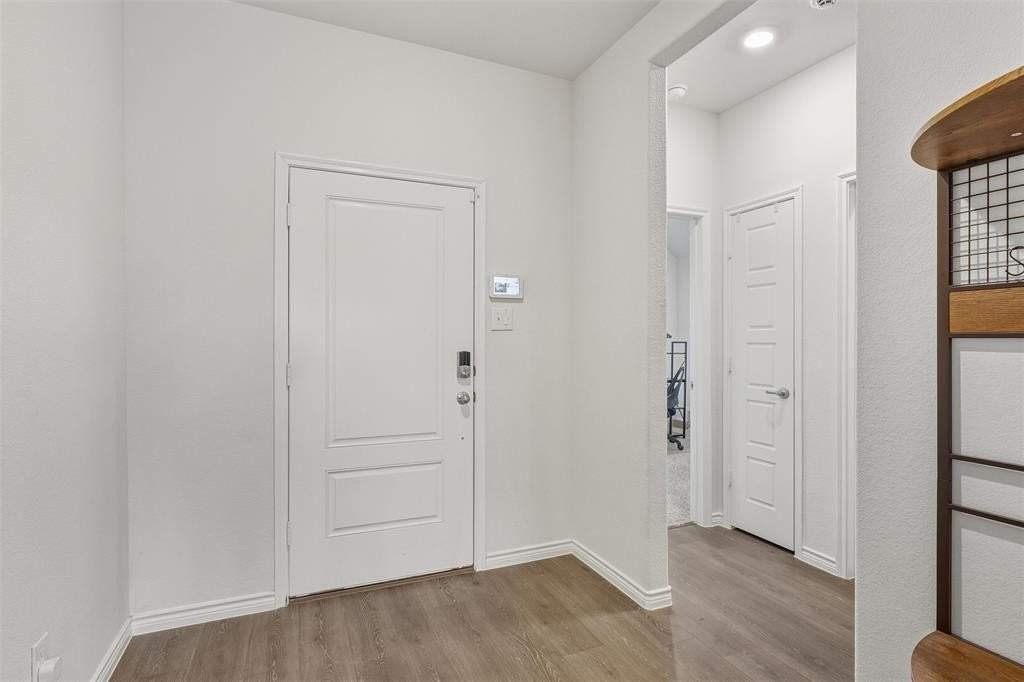 809 Egret St - Photo 6 of 35