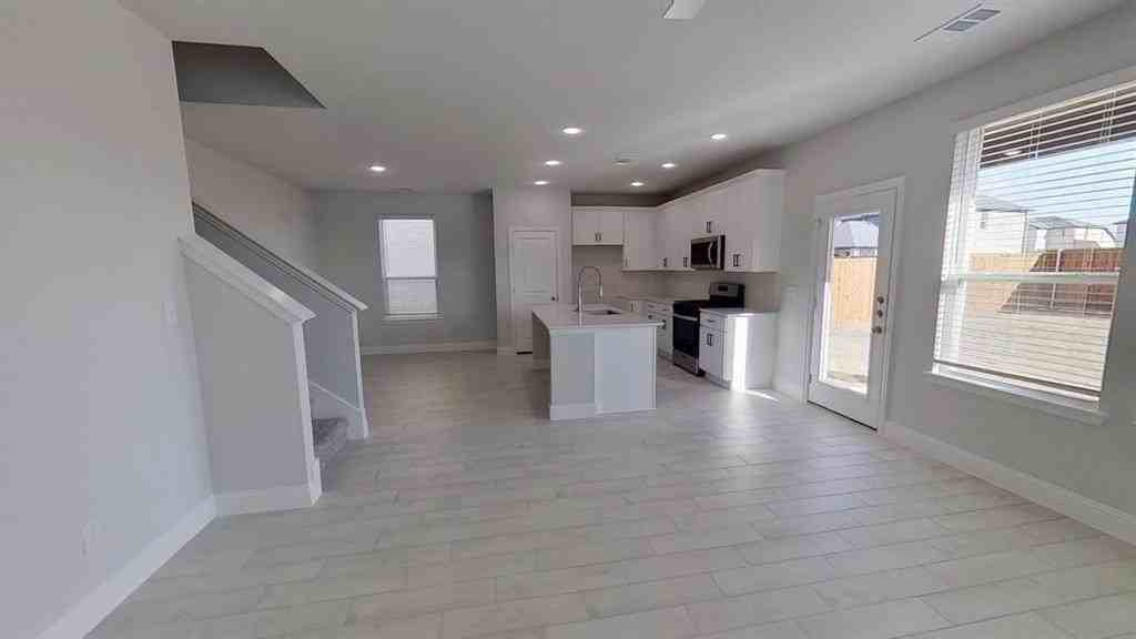 1212 Sydney Ln - Photo 7 of 21