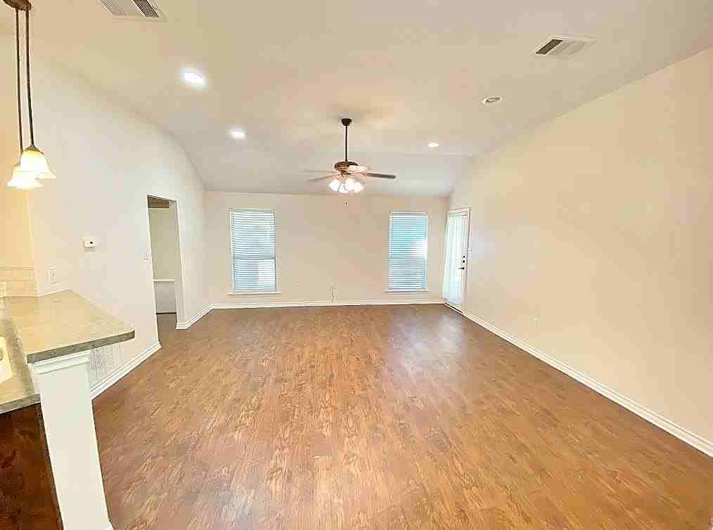 132 Hedgerow Ln - Photo 3 of 14