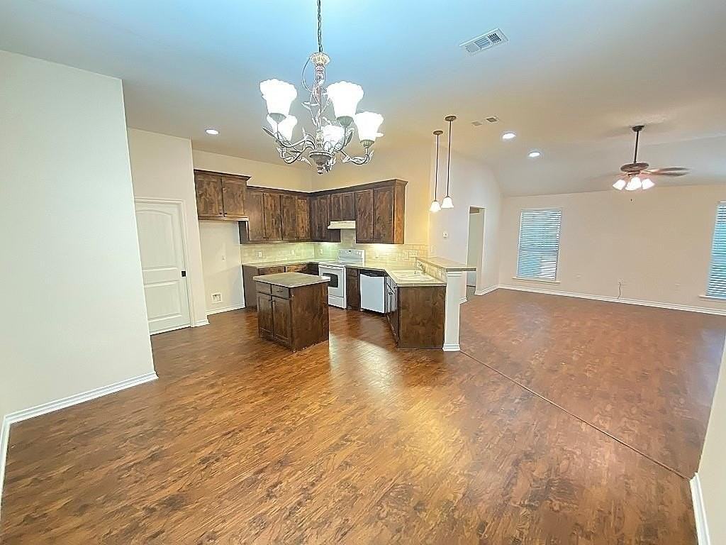 132 Hedgerow Ln - Photo 6 of 14