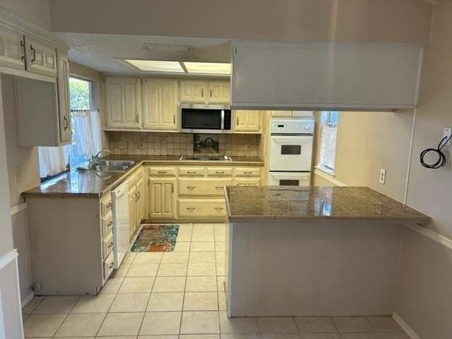 2628 Lawndale Dr - Photo 5 of 11