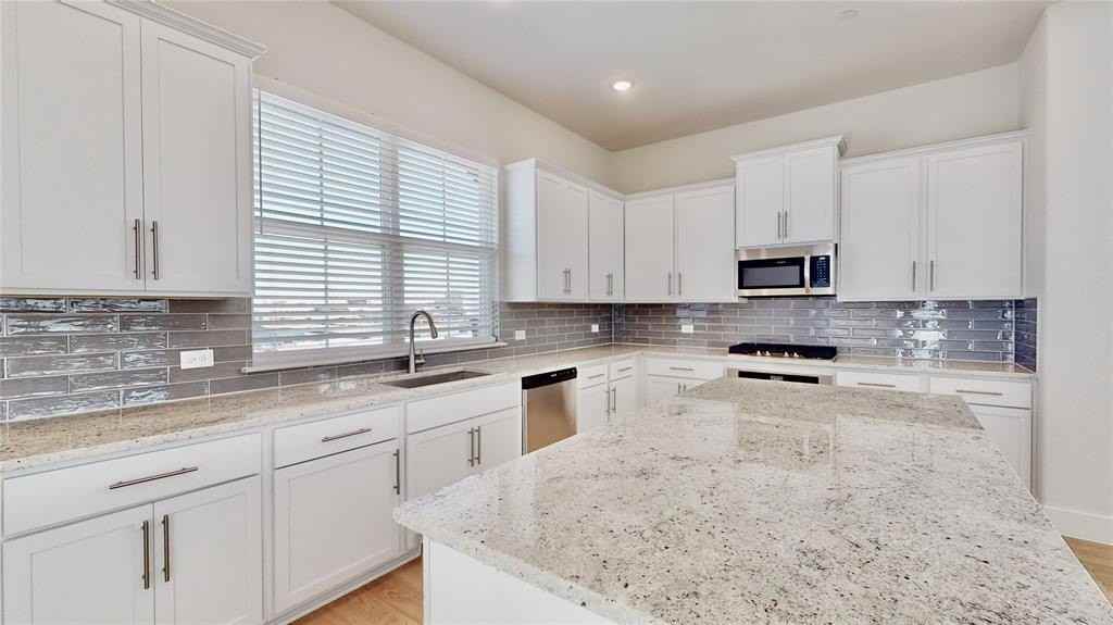 801 Concan Dr - Photo 3 of 28