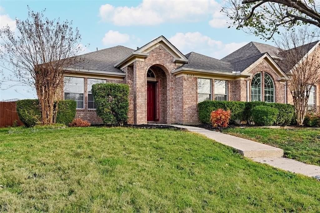 4109 Pinewood Dr - Photo 3 of 28