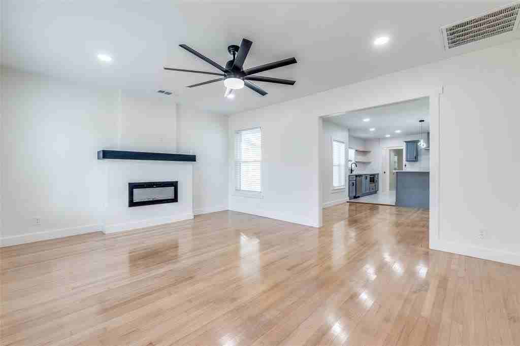 6331 Military Pkwy - Photo 2 of 12