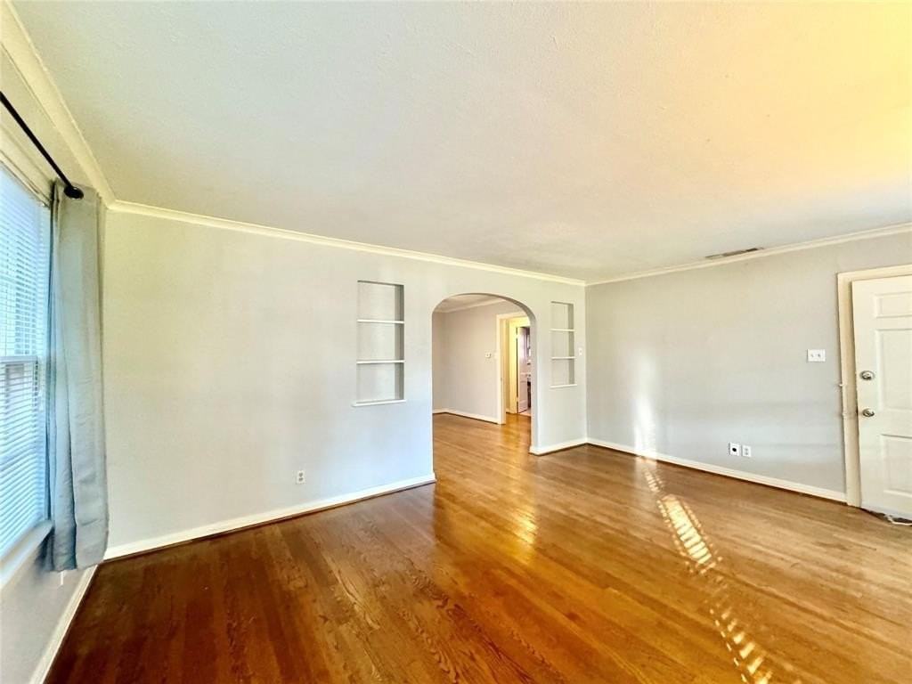 5511 Longview St - Photo 4 of 18