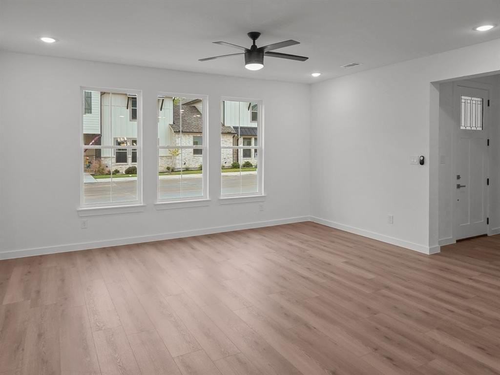 9532 Thorncrown Ln - Photo 3 of 18