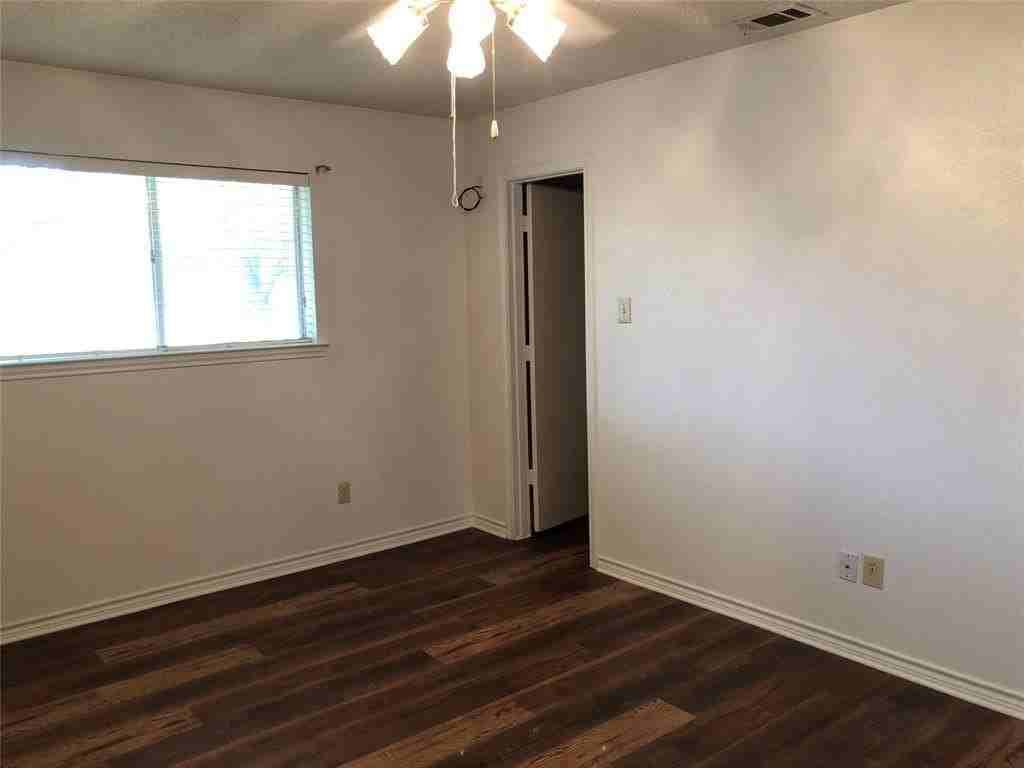 2003 Glenn Ln - Photo 3 of 11