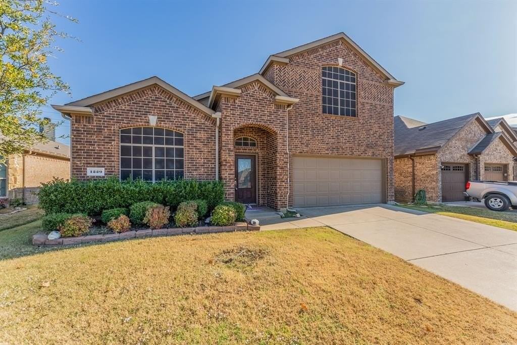 1229 Lone Pine Dr - Photo 3 of 36