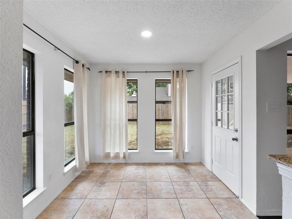 21 Saint Charles Pl - Photo 4 of 16