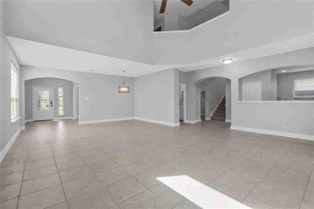 2136 Mulberry Dr - Photo 3 of 16