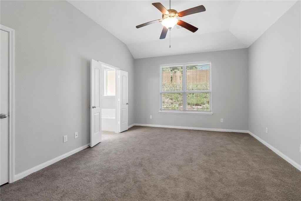 2136 Mulberry Dr - Photo 5 of 16