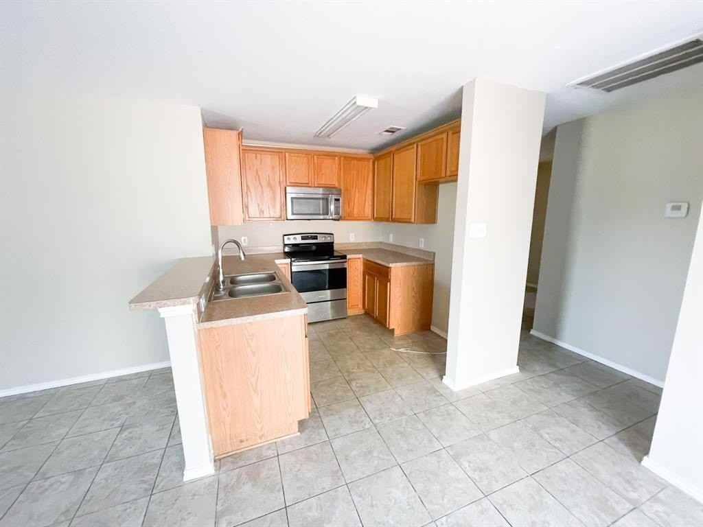 2704 Clemson Cir #A - Photo 3 of 13