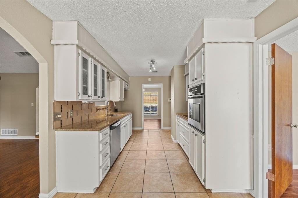 7258 Brentwood Stair Rd - Photo 6 of 25