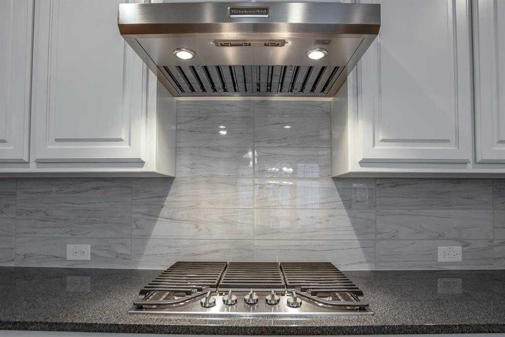 3308 Damsel Sauvage Ln - Photo 4 of 33