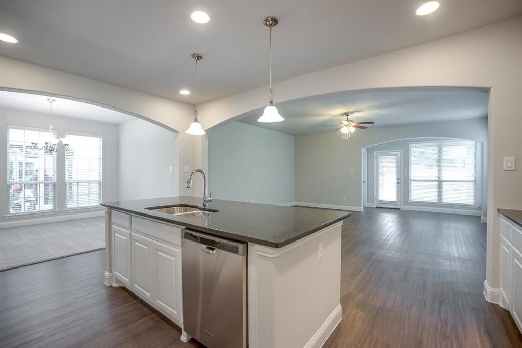 3308 Damsel Sauvage Ln - Photo 6 of 33