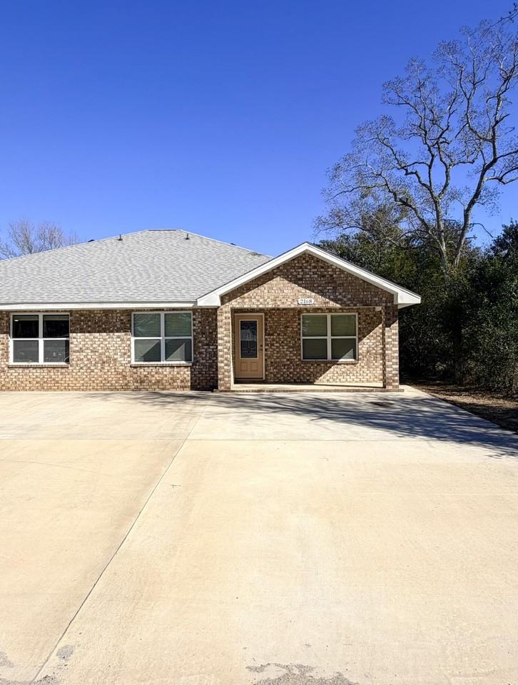 2168 Paloma St - Photo 2 of 25