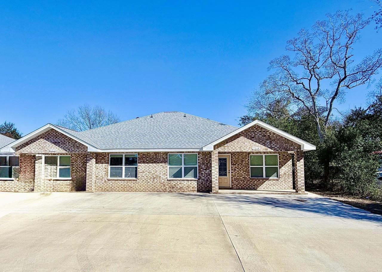 2168 Paloma St - Photo 3 of 25