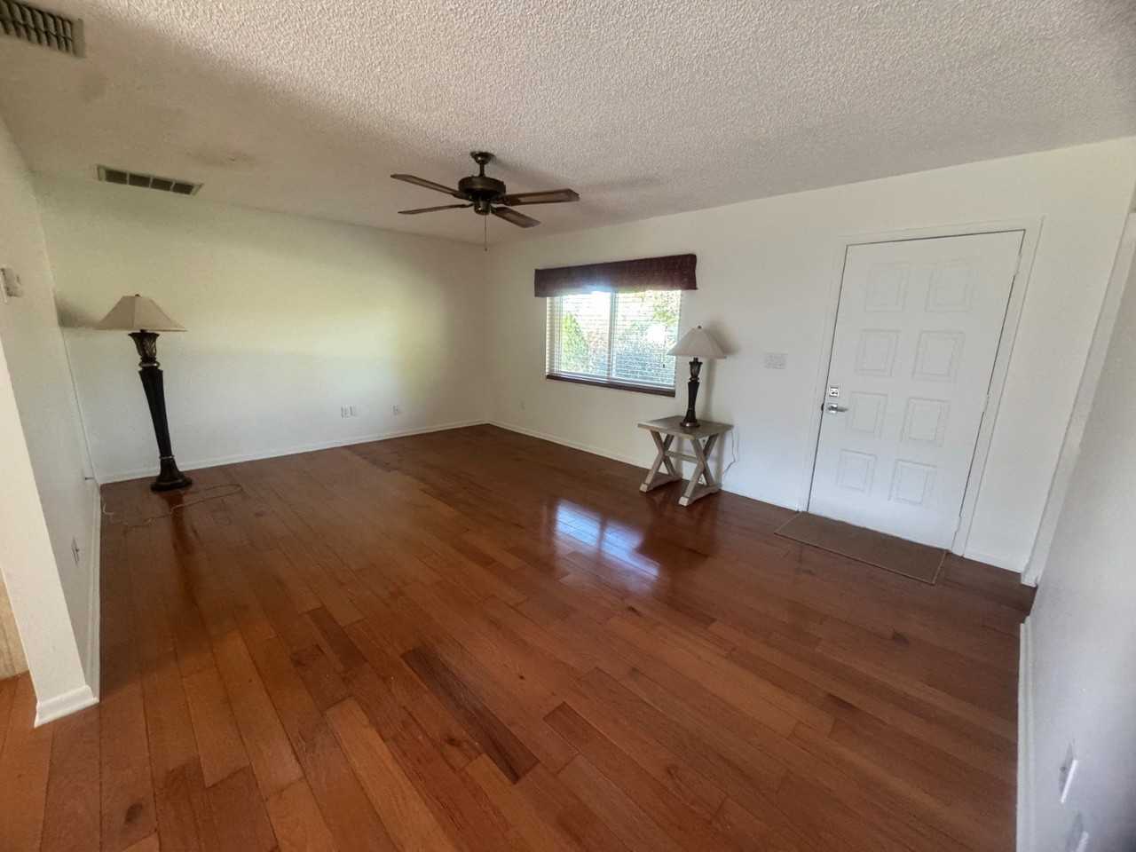 110 Truman Ave Ne - Photo 5 of 33