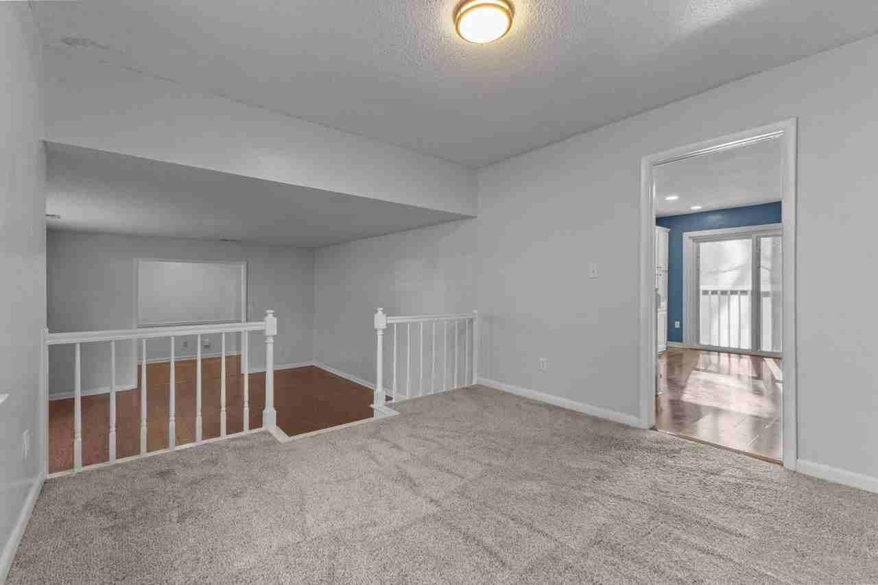 6257 Lakehaven Dr #694 - Photo 6 of 34